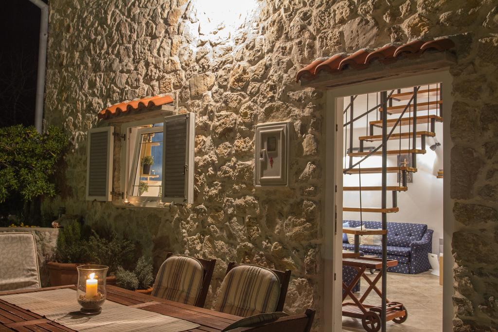 House-apartment * Tribunj (Sibenik-Knin)