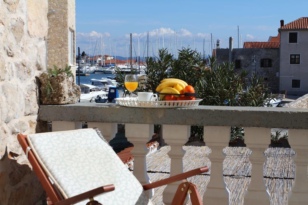 House-apartment Tribunj (Sibenik-Knin)